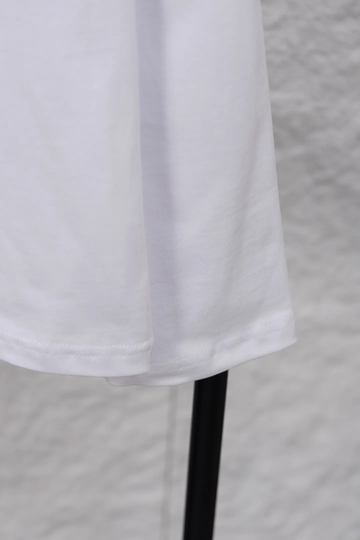 P190 model number/F121 POLO Ralph Lauren new model on the market 25ss 350G heavy washed and worn high-end short sleeves. The front panel is matched with a small logo and the back panel is cut and patched to embroider. A couple's short T. A high-end simple style that you will never get tired of. Pocket patch embroidery is simple style. Advanced temperament. Perfect detail processing💯 The classic logo logo upper body is super good-looking. Fabric: 300g. Version: loose T-shirt. Color: black and white.